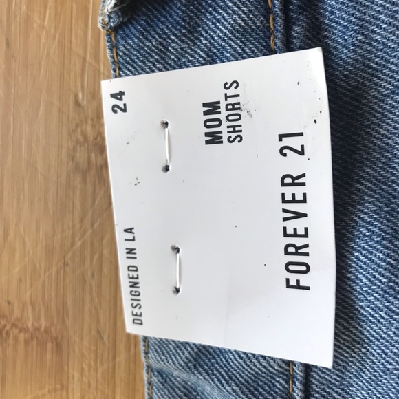 Forever 21 NWT denim shorts - Picture 3 of 4